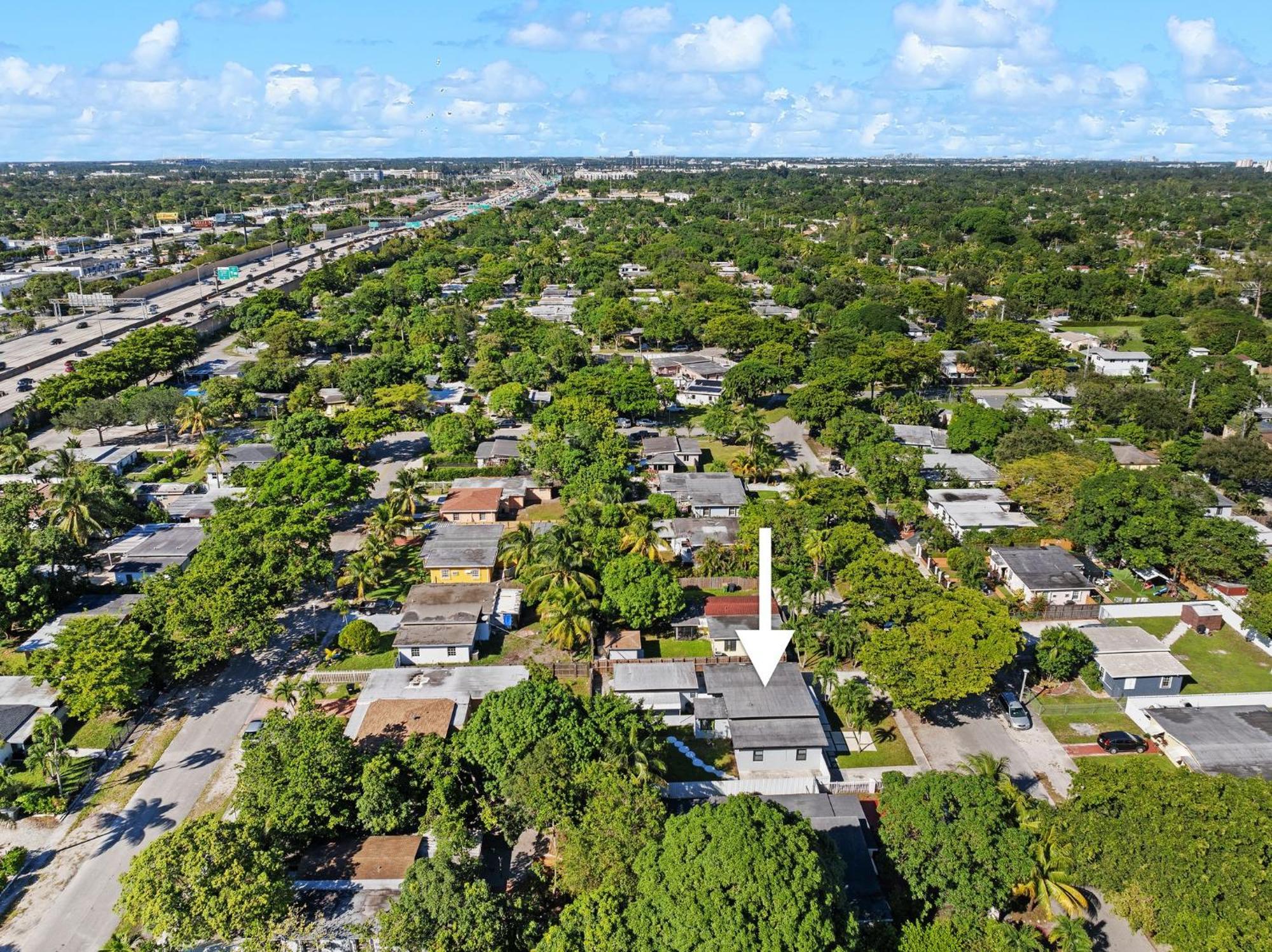 3 Bedroom And 2 Bath North Miami, Florida Bagian luar foto